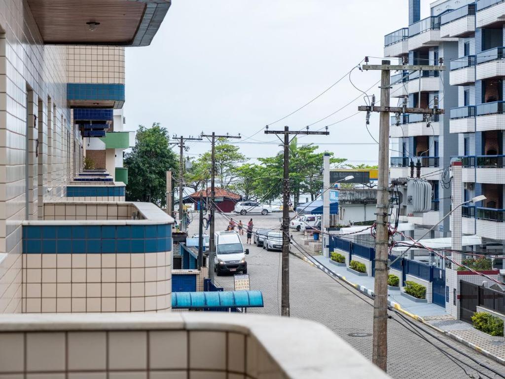 Apartamento Lenamar II: Beachside Comfort with AC & Wi-Fi Ubatuba Exterior photo