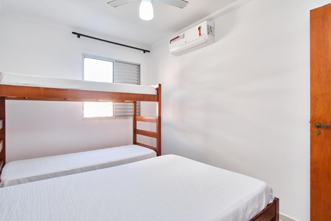 Apartamento Lenamar II: Beachside Comfort with AC & Wi-Fi Ubatuba Exterior photo