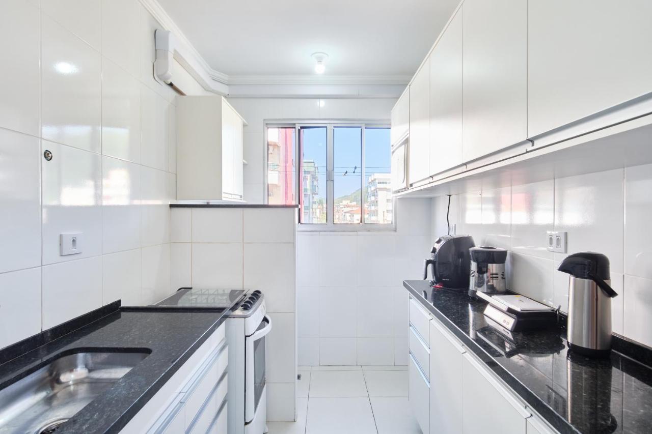 Apartamento Lenamar II: Beachside Comfort with AC & Wi-Fi Ubatuba Exterior photo