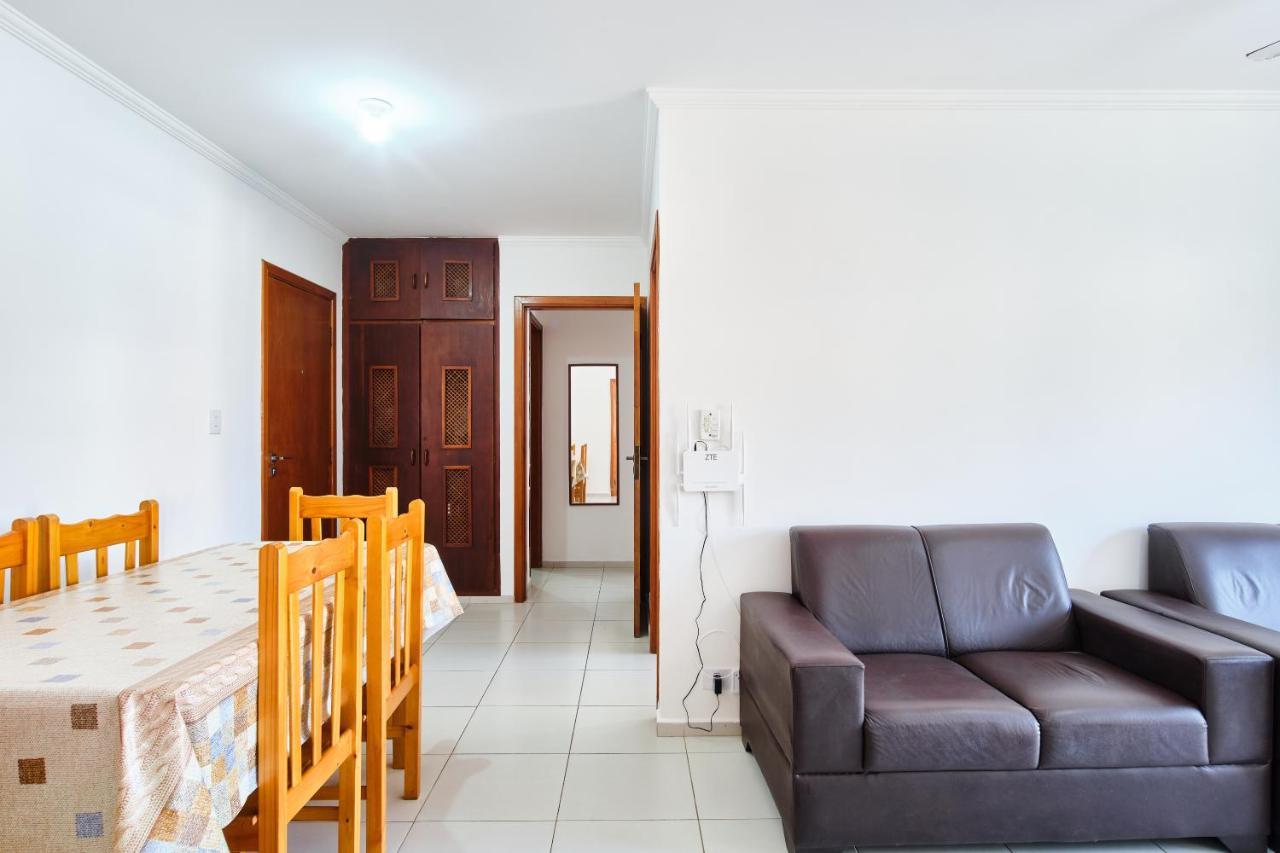 Apartamento Lenamar II: Beachside Comfort with AC & Wi-Fi Ubatuba Exterior photo