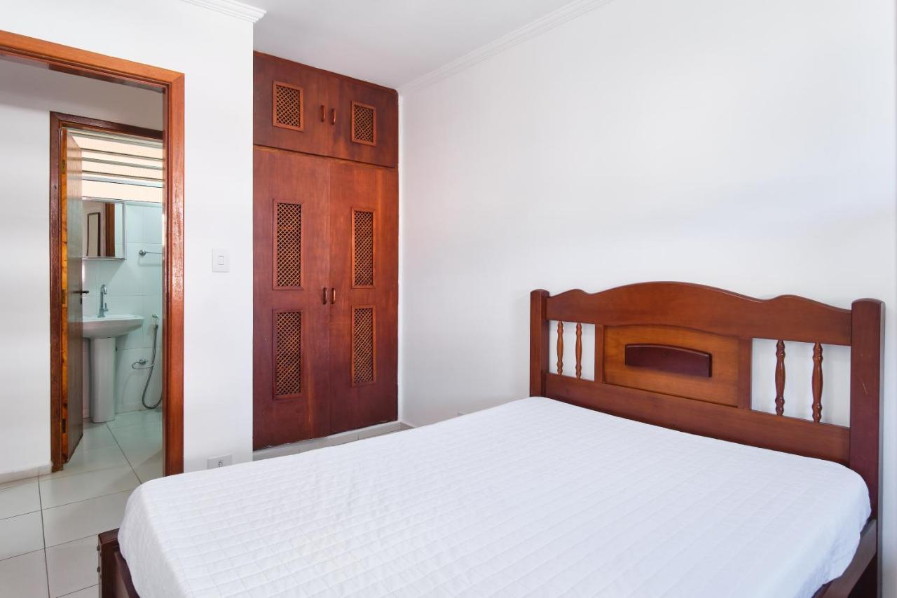 Apartamento Lenamar II: Beachside Comfort with AC & Wi-Fi Ubatuba Exterior photo