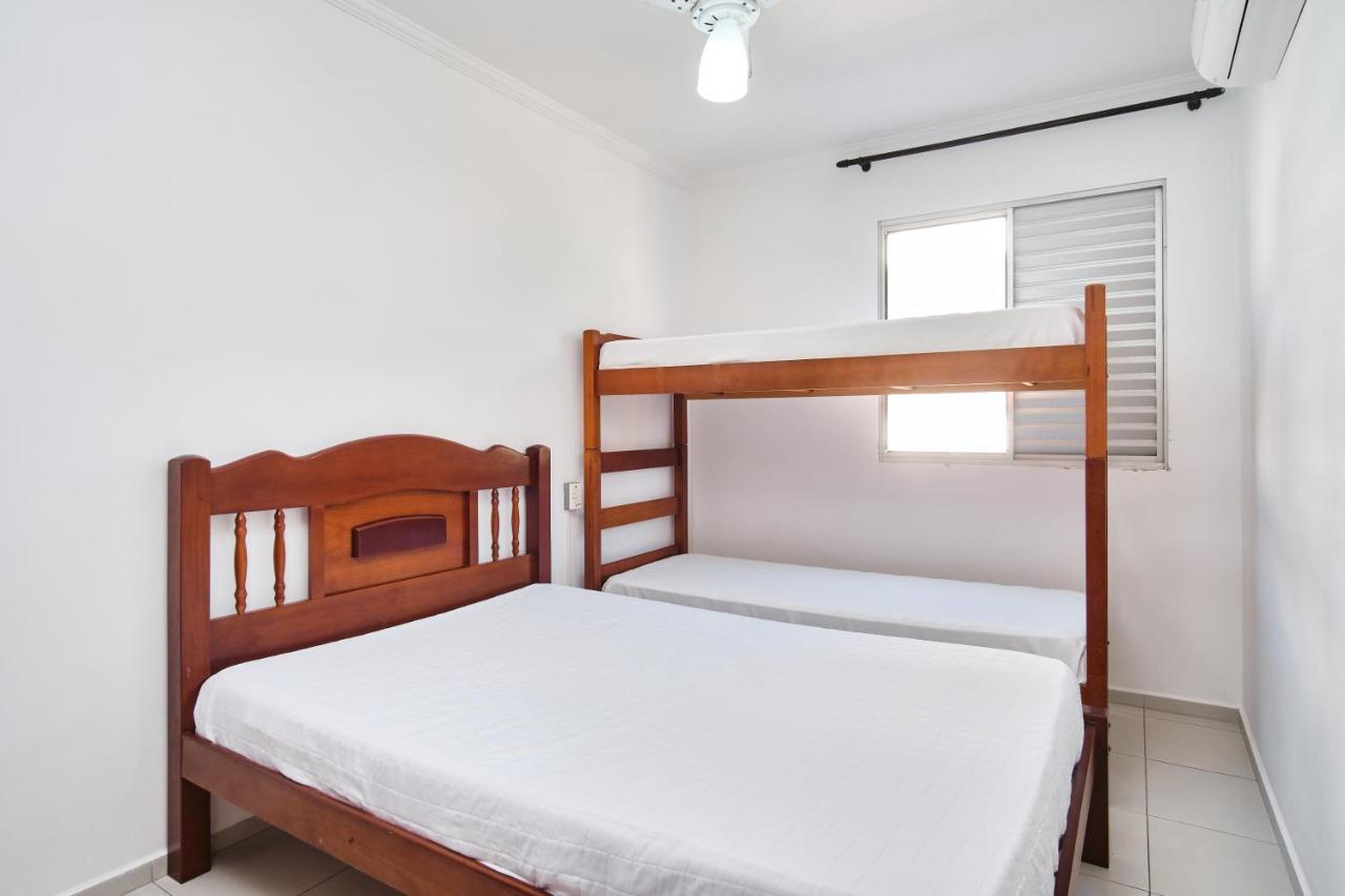 Apartamento Lenamar II: Beachside Comfort with AC & Wi-Fi Ubatuba Exterior photo