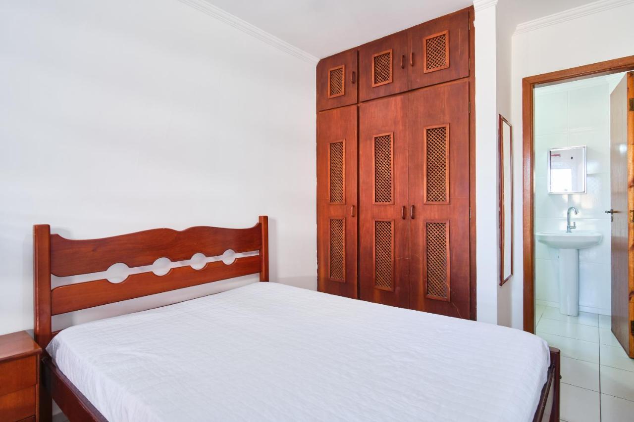Apartamento Lenamar II: Beachside Comfort with AC & Wi-Fi Ubatuba Exterior photo