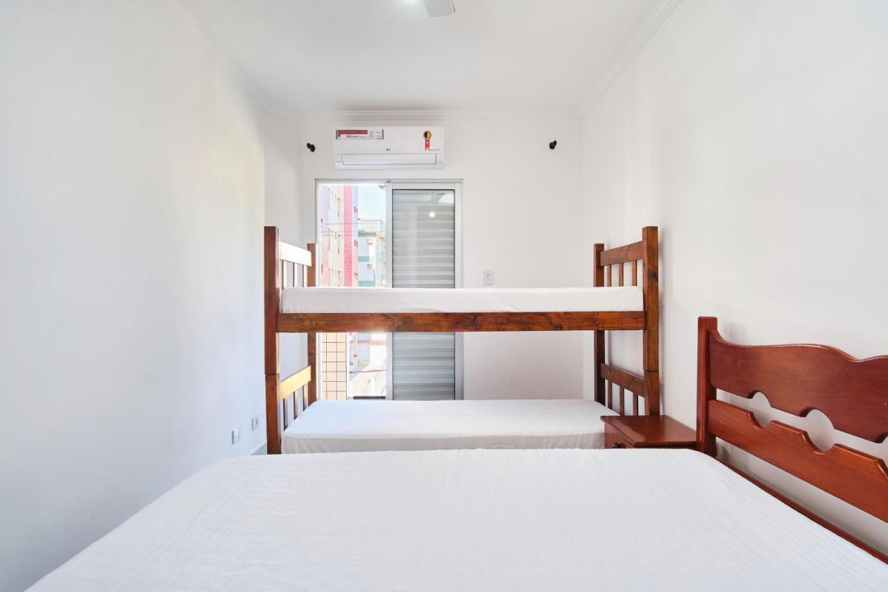 Apartamento Lenamar II: Beachside Comfort with AC & Wi-Fi Ubatuba Exterior photo