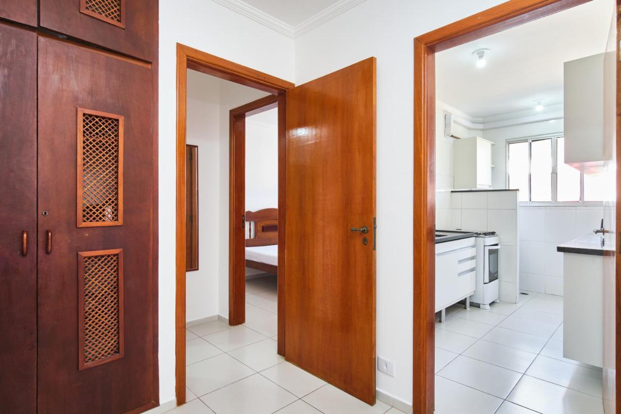 Apartamento Lenamar II: Beachside Comfort with AC & Wi-Fi Ubatuba Exterior photo